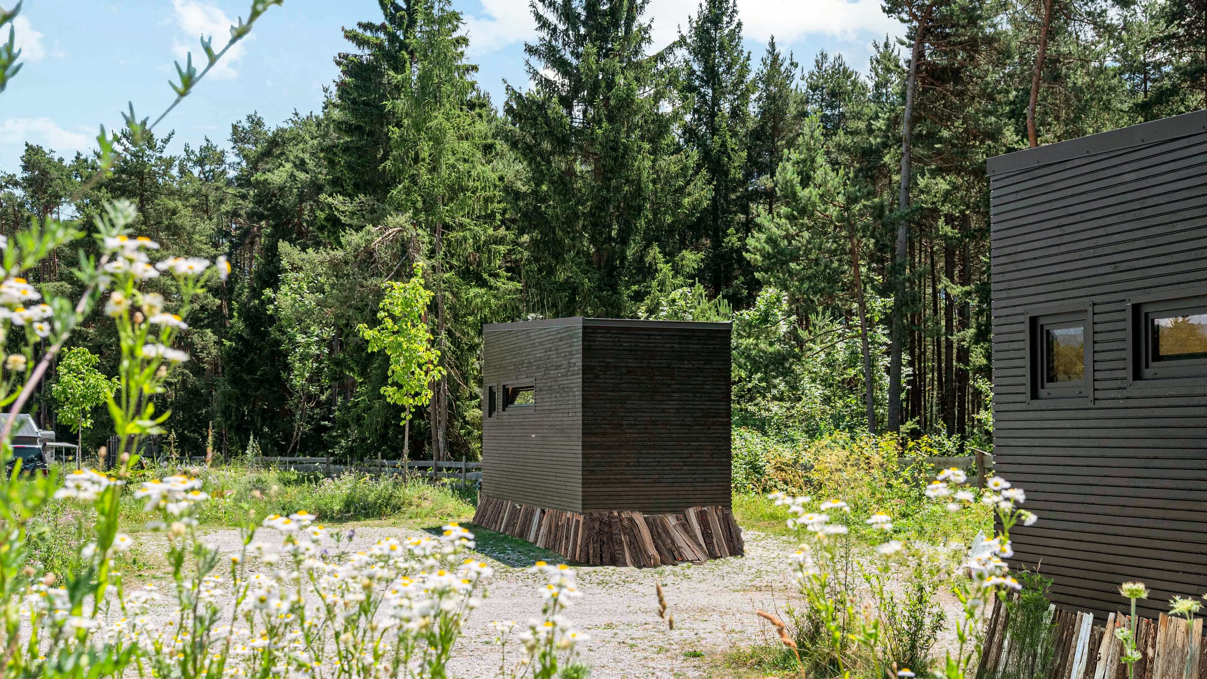 ALPAMI Sonnenplateau: Tiny House in der Blumenwiese am Gerhardhof in Tirol
