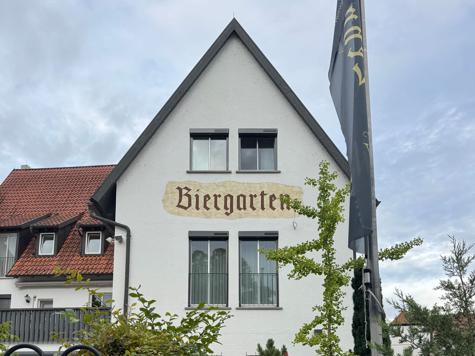 Biergarten ZehntGraf in Wipfeld, fünf Minuten zu Fuß vom ALPAMI Mainwerk