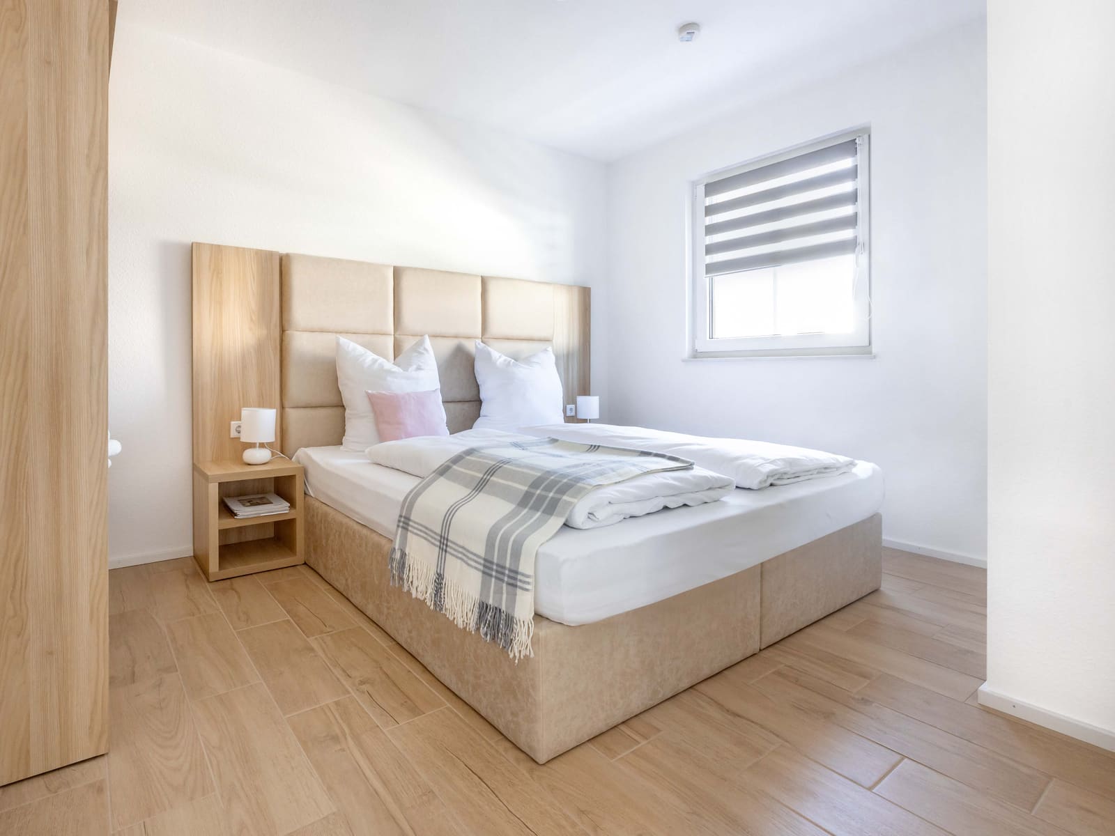 Schlafzimmer mit Boxspringbett